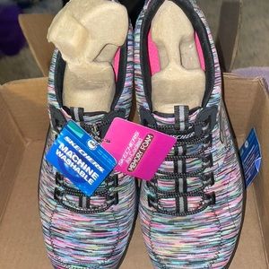 New Sketcher shoes with memory foam. Women’s 8.5.